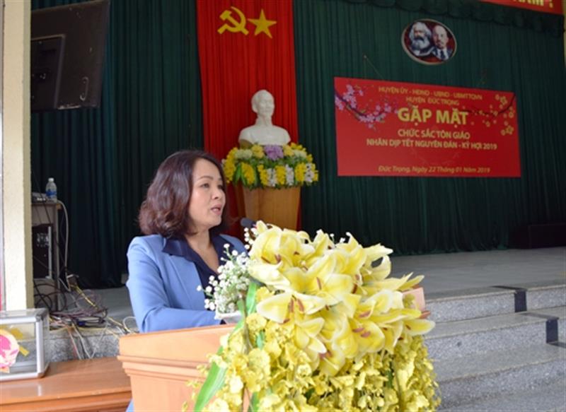 Đ/c Phạm Thị Thanh Thúy – HUV, Phó Chủ tịch UBND huyện báo cáo nhanh về tình hình phát triển kinh tế xã hội địa phương trong năm 2018 và nhiệm vụ trọng tâm năm 2019